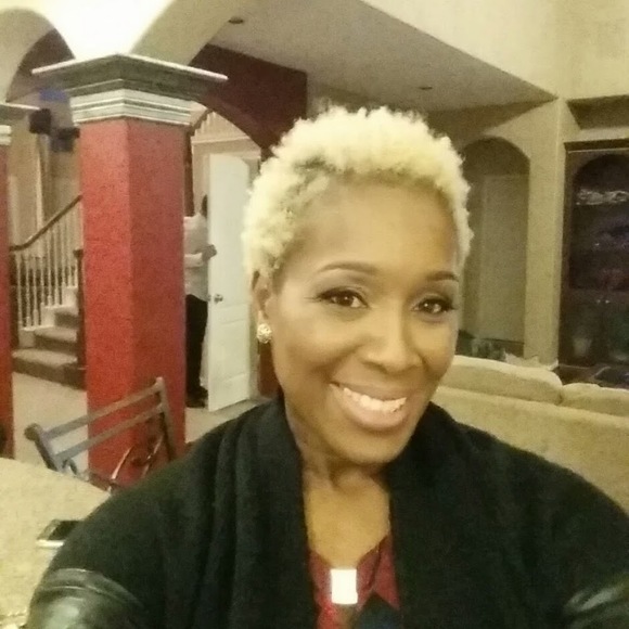 Meet your Posher, V - Picture 1 of 1